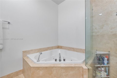 Townhouse in Pompano Beach, Florida 3 bedrooms, 274.06 sq.m. № 1996982 - photo 12