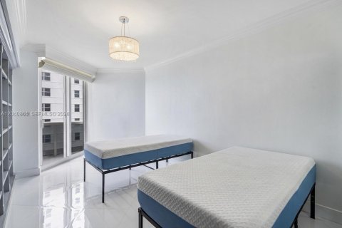 Купить кондоминиум в Серфсайд, Флорида 3 спальни, 153.29м2, № 2240159 - фото 18