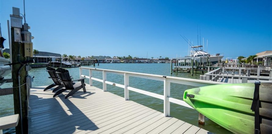 Villa ou maison à Saint Petersburg, Floride 2 chambres, 130.06 m2 № 1533754