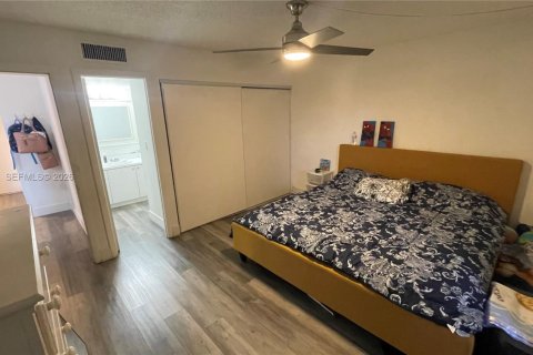 Copropriété à louer à Miami, Floride: 1 chambre, 67.35 m2 № 2062609 - photo 13