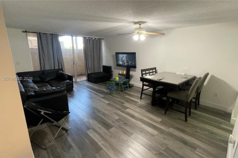 Copropriété à louer à Miami, Floride: 1 chambre, 67.35 m2 № 2062609 - photo 3