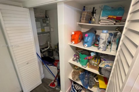 Copropriété à louer à Miami, Floride: 1 chambre, 67.35 m2 № 2062609 - photo 11