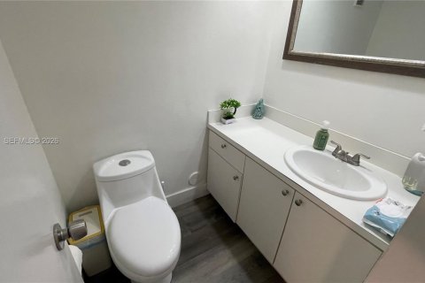 Copropriété à louer à Miami, Floride: 1 chambre, 67.35 m2 № 2062609 - photo 10