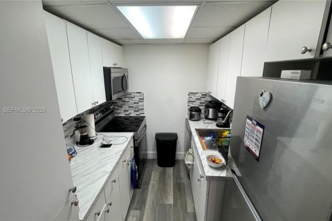 Copropriété à louer à Miami, Floride: 1 chambre, 67.35 m2 № 2062609 - photo 5