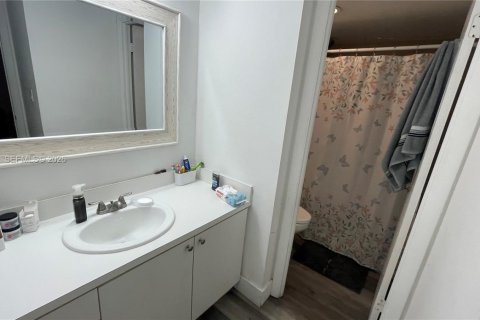 Copropriété à louer à Miami, Floride: 1 chambre, 67.35 m2 № 2062609 - photo 14