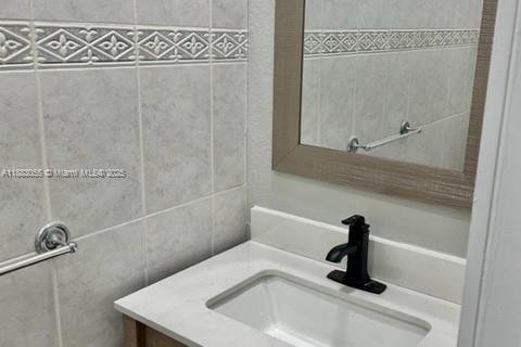 Villa ou maison à louer à Miami, Floride: 5 chambres, 338.91 m2 № 1930932 - photo 19