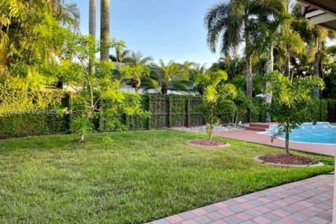 Villa ou maison à louer à Miami, Floride: 5 chambres, 338.91 m2 № 1930932 - photo 28