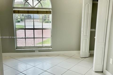 Villa ou maison à louer à Miami, Floride: 5 chambres, 338.91 m2 № 1930932 - photo 12