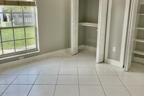 Villa ou maison à louer à Miami, Floride: 5 chambres, 338.91 m2 № 1930932 - photo 16