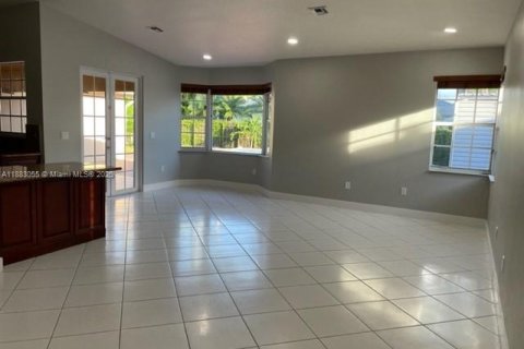 Villa ou maison à louer à Miami, Floride: 5 chambres, 338.91 m2 № 1930932 - photo 8