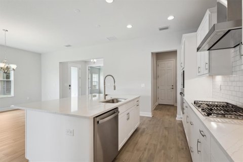 Villa ou maison à vendre à Zephyrhills, Floride: 3 chambres, 200.67 m2 № 1690648 - photo 6