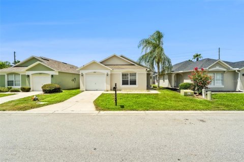 Villa ou maison à Haines City, Floride 3 chambres, 104.98 m2 № 2373684