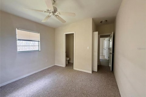 Casa en alquiler en Tampa, Florida, 2 dormitorios, 100.15 m2 № 2120270 - foto 5
