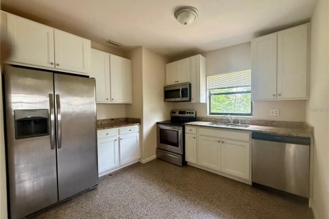 Casa en alquiler en Tampa, Florida, 2 dormitorios, 100.15 m2 № 2120270 - foto 2