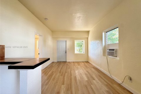 Apartment in North Miami, Florida 1 bedroom, 521.83 sq.m. № 1994475 - photo 7