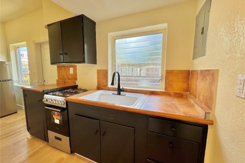 Apartment in North Miami, Florida 1 bedroom, 521.83 sq.m. № 1994475 - photo 3