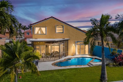 House in Pembroke Pines, Florida 4 bedrooms, 195.47 sq.m. № 1739344 - photo 10