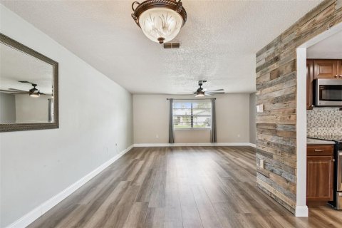 Casa en venta en Largo, Florida, 3 dormitorios, 147.16 m2 № 1907345 - foto 14