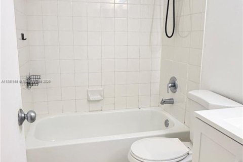 Снять в аренду кондоминиум в Плантация, Флорида 2 спальни, 89.65м2, № 1847615 - фото 18