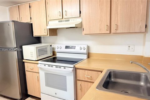 Снять в аренду кондоминиум в Плантация, Флорида 2 спальни, 89.65м2, № 1847615 - фото 15