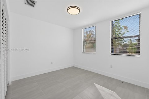 Propiedad comercial en venta en Miami, Florida, 110 m2 № 2030932 - foto 18