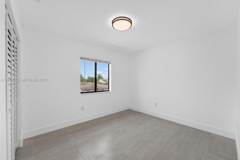 Propiedad comercial en venta en Miami, Florida, 110 m2 № 2030932 - foto 11