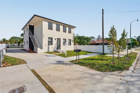 Propiedad comercial en venta en Miami, Florida, 110 m2 № 2030932 - foto 20