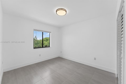 Propiedad comercial en venta en Miami, Florida, 110 m2 № 2030932 - foto 9