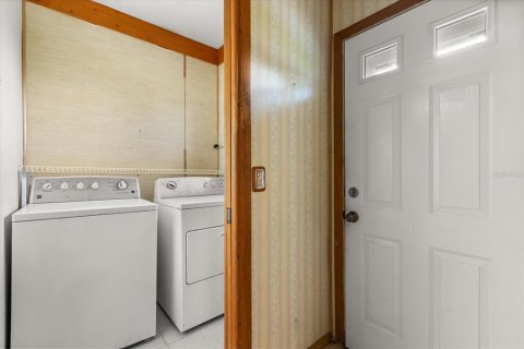 House in Winter Park, Florida 5 bedrooms, 180.69 sq.m. № 1912889 - photo 12