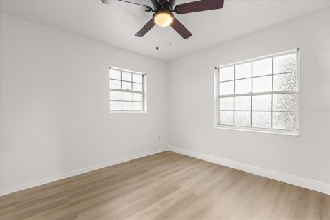 House in Winter Park, Florida 5 bedrooms, 180.69 sq.m. № 1912889 - photo 14