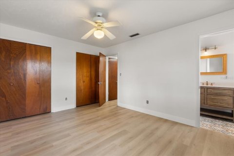 House in Winter Park, Florida 5 bedrooms, 180.69 sq.m. № 1912889 - photo 22