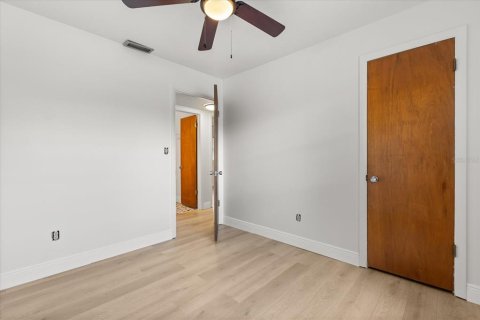 House in Winter Park, Florida 5 bedrooms, 180.69 sq.m. № 1912889 - photo 19