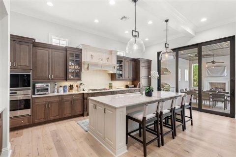 House in Orlando, Florida 5 bedrooms, 348.66 sq.m. № 1865907 - photo 6