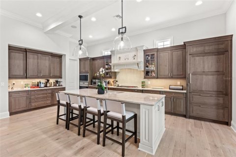 House in Orlando, Florida 5 bedrooms, 348.66 sq.m. № 1865907 - photo 7