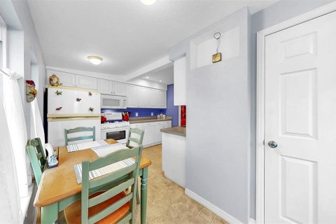 House in Bradenton, Florida 1 bedroom, 69.49 sq.m. № 1759628 - photo 17