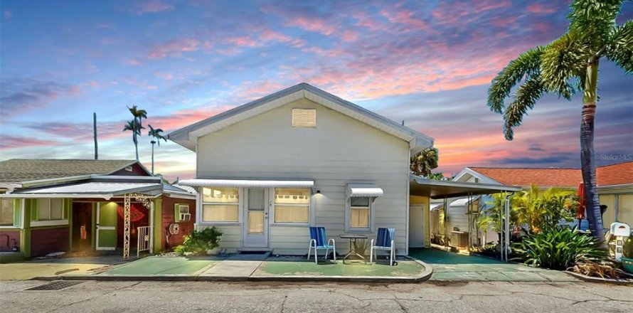 House in Bradenton, Florida 1 bedroom, 69.49 sq.m. № 1759628