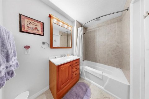 House in Bradenton, Florida 1 bedroom, 69.49 sq.m. № 1759628 - photo 9