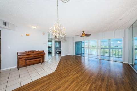 Купить кондоминиум в Мадейра - Бич, Флорида 3 комнаты, 148.18м2, № 1530040 - фото 11