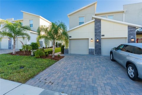 Condo à Davenport, Floride, 2 chambres № 2218361