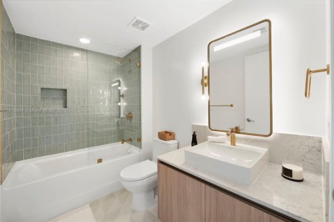 Condo in Miami, Florida, 3 bedrooms  № 1735652 - photo 20