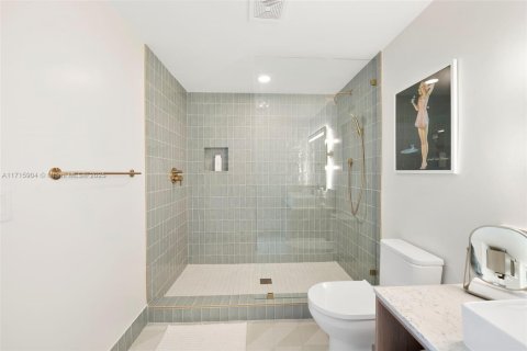 Condo in Miami, Florida, 3 bedrooms  № 1735652 - photo 16