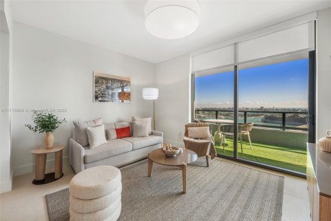 Condo in Miami, Florida, 3 bedrooms  № 1735652 - photo 10