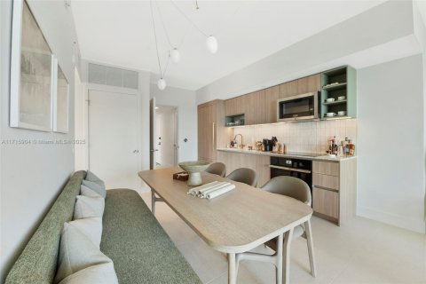 Condo in Miami, Florida, 3 bedrooms  № 1735652 - photo 9