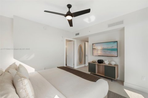 Condo in Miami, Florida, 3 bedrooms  № 1735652 - photo 14