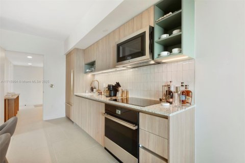 Condo in Miami, Florida, 3 bedrooms  № 1735652 - photo 7
