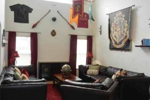 House in Kissimmee, Florida 5 bedrooms, 215.25 sq.m. № 1563966 - photo 6
