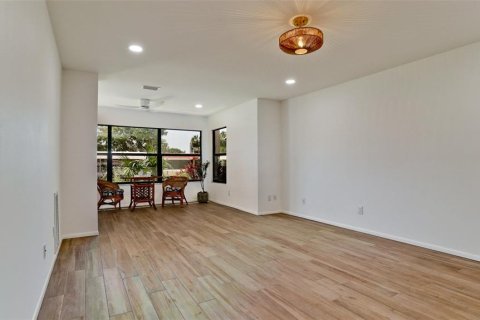 Condo in Bradenton, Florida, 2 bedrooms  № 1784944 - photo 5