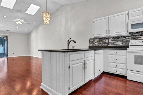 Adosado en alquiler en Tampa, Florida, 2 dormitorios, 107.86 m2 № 1904167 - foto 4