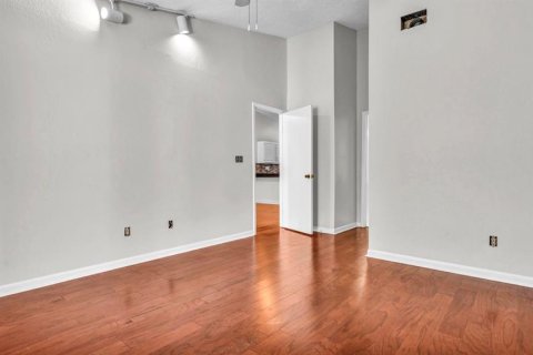 Adosado en alquiler en Tampa, Florida, 2 dormitorios, 107.86 m2 № 1904167 - foto 15