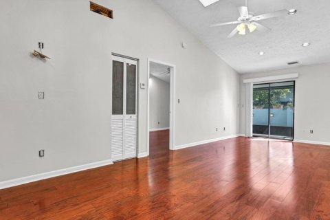 Adosado en alquiler en Tampa, Florida, 2 dormitorios, 107.86 m2 № 1904167 - foto 10